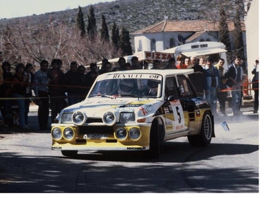 Carlos Sainz Cenamor - Antonio Boto
7º Rallye des Garrigues - Languedoc-Roussillon 1986. Renault 5 Maxiturbo (VA-4650-MA). Abandonó por el embrague en SS16 Saint-Bresson 2 de 34.20 Km.

Del 3 al 6 de Abril, Nimes, Francia
Superficie: asfalto

El Rally tenía un total de 501.90 km cronometrados divididos en 20 tramos especiales.

Tomaron la salida 102 equipos, finalizaron 44.@
Palabras clave: ;Renault;Maxiturbo;Grupo_B;Garrigues;1986