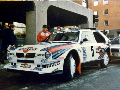 Henri Toivonen - Sergio Cresto
36º Internacional Suecia Rally 1986. Lancia Delta S4 (A6 37614). Abandonó por motor en SS12 Alvsbacka de 14 Km.

Del 14 al 16 de Febrero, Karlstad, Suecia.
Superficie: nieve - hielo.

El Rally tenia un total de 1670.00 km de los que 556.79 km divididos en 30 tramos eran especiales.

Tomaron la salida 107 equipos, finalizaron 62.@
Palabras clave: Henri_Toivonen;Sergio_Cresto;Lancia;Delta;S4;Grupo_B;Suecia;1986;Parque_Cerrado