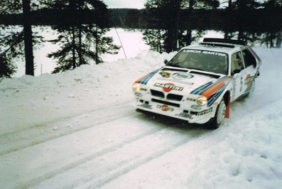 Henri Toivonen - Sergio Cresto
36º Internacional Suecia Rally 1986. Lancia Delta S4 (A6 37614). Abandonó por motor en SS12 Alvsbacka de 14 Km.

Del 14 al 16 de Febrero, Karlstad, Suecia.
Superficie: nieve - hielo.

El Rally tenia un total de 1670.00 km de los que 556.79 km divididos en 30 tramos eran especiales.

Tomaron la salida 107 equipos, finalizaron 62.@
Palabras clave: Henri_Toivonen;Sergio_Cresto;Lancia;Delta;S4;Grupo_B;Suecia;1986;nieve