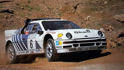 Karl-Erik (Kalle) Grundel - Benny Melander
33º Acropolis Rally 1986. Ford RS200 (B200 XVX). Abandonó por tornillos ruedas en SS18 18 Arahova de 13.74 km

Del 2 al 4 de Junio, Atenas, Grecia.
Superficie: tierra.

El Rally tení­a un total de 1890.00 km de los que 572.13 km divididos en 46 tramos eran especiales (8 de ellas fueron cancelados SS8, SS9, SS10, SS14, SS16, SS21, SS36 y SS45)

Tomaron la salida 101 equipos, finalizaron 34.@
Palabras clave: Kalle_Grundel;Ford;RS200;Grupo_B;Grecia;Acropolis;1986