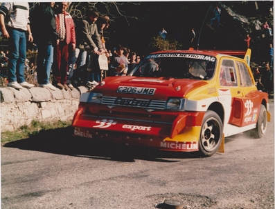 Didier Auriol - Bernard Occelli
7º Rallye des Garrigues - Languedoc-Roussillon 1986. MG Metro 6R4 (C206 JMB). Abandonó por la distribución del coche en SS9 Eglise de Cros 2 de 36.40 Km.

Del 3 al 6 de Abril, Nimes, Francia.

Superficie: asfalto con 501.90 km cronometrados divididos en 20 tramos especiales.

Tomaron la salida 102 equipos, finalizaron 44.

© Joan Al
@@
Palabras clave: Didier_Auriol;MG;Metro;Grupo_B;Garrigues;1986