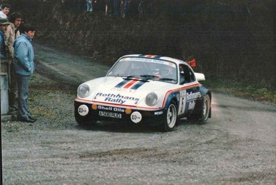 William (Billy) Coleman -  Ronan Morgan
47º Rothmans Circuit of Ireland 1986. Porsche 911 SC RS (A 588 RUD). Abandonó por accidente en SS38 Partry Mountains de 18.07 km.
Rothmans Rally Team

Del 28 de Marzo al 2 de Abril, Belfast • Ulster
Superficie: asfalto.

La prueba tenia un total de 939.60 km cronometrados divididos en 5 etapas y 51 tramos especiales (3 de ellos fueron cancelados SS2 Allens Folly de 13,65 km, SS43 Boho de 25,13 km y SS44 Widow Magee de 17,80 km).

Tomaron la salida 69 equipos, finalizaron 33.@
Palabras clave: ;Porsche;Grupo_B;Circuit_Ireland;1986;Irlanda