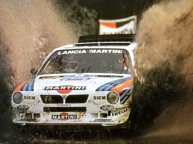 Mikael Ericsson - Claes Billstam
35º Lombard RAC Rally 1986. Lancia Delta S4 (TO 76795E). Abandonó por motor en SS44 Rhigos de 31.88 km.

Del 16 al 19 de Noviembre, Bath, Inglaterra.
Superficie: Tierra.

El Rally un total de 2537.93 km de los que 515.04 km divididos en 45 tramos eran especiales.

Tomaron la salida 149 equipos, finalizaron 83.@
Palabras clave: ;Claes_Billstam;Lancia;Delta;S4;Grupo_B;Gran_Bretaña;1986;RAC_Rally;Inglaterra