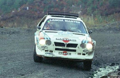 Mikael Ericsson - Claes Billstam
35º Lombard RAC Rally 1986. Lancia Delta S4 (TO 76795E). Abandonó por motor en SS44 Rhigos de 31.88 km.

Del 16 al 19 de Noviembre, Bath, Inglaterra.
Superficie: Tierra.

El Rally un total de 2537.93 km de los que 515.04 km divididos en 45 tramos eran especiales.

Tomaron la salida 149 equipos, finalizaron 83.@
Palabras clave: ;Claes_Billstam;Lancia;Delta;S4;Grupo_B;Gran_Bretaña;1986;RAC_Rally;Inglaterra