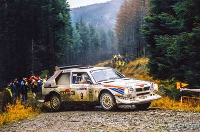 Mikael Ericsson - Claes Billstam
35º Lombard RAC Rally 1986. Lancia Delta S4 (TO 76795E). Abandonó por motor en SS44 Rhigos de 31.88 km.

Del 16 al 19 de Noviembre, Bath, Inglaterra.
Superficie: Tierra.

El Rally un total de 2537.93 km de los que 515.04 km divididos en 45 tramos eran especiales.

Tomaron la salida 149 equipos, finalizaron 83.@
Palabras clave: ;Claes_Billstam;Lancia;Delta;S4;Grupo_B;Gran_Bretaña;1986;RAC_Rally;Inglaterra