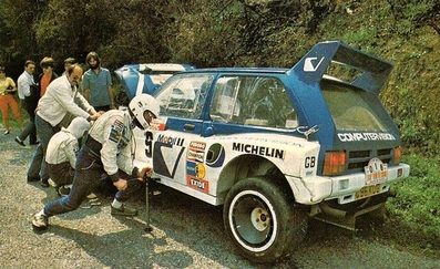 Malcolm Wilson - Nigel Harris
30º Rally Tour de Corse - Rallye de France 1986. MG Metro 6R4 (C96 KOG). Abandonó por fuego en el motor en SS10 Pont d'Altiani - Ponte Sainte Laurent de 56.01 Km.

Todo el Equipo Martini Lancia abandona el Rallye a causa del fatal accidente de Henri Toivonen junto a su copiloto Sergio Cresto el 02-Mayo-1986.
D.E.P / R.I.P.

Del 1 al 3 de Mayo, Ajaccio, Córcega, Francia.
Superficie: asfalto.
El Rally tenia un total de 1551.00 km de los que 1122.34 km divididos en 30 tramos eran especiales. (4 de ellos fueron cancelados. SS12 Figarella - Cardo de 15.75 Km, SS18 Corte - Taverna de 26.84 Km, SS19 Moltifao - Speloncato de 38.16 Km y SS20 Corbara - Calenzana de 23.69 Km. Los 3 últimos por el fatal accidente de Henri y Sergio).
Tomaron la salida 122 equipos, finalizaron 31.

En esta edición habí­an 5 tramos de 50 o mas Km cronometrados, SS7 Cozzano - Col de la Serra de 50.84, SS8 Muracciole - Abbazia de 50.00, SS10 Pont d'Altiani - Pont St Laurent de 56.01, SS14 Prunelli - San Pancrazio de 55.67 y SS17 Campe Militaire - Corte de 58.14. Uno de mas de 70 km, SS23 Saint Roch - Suaricchio de 78.19, y otro, el último, SS30 Liamone - Suaricchio de 83.16 Km.

Aquí dejo los kilómetros de cada uno de los 30 tramos del Rally:

1ª ETAPA (01-Mayo-1986)
SS1 Verghia - Pont de la Masina de 38.09 km
SS2 Sainte Marie Sicche - Moca 1 de 23.96 km
SS3 Petreto - Aullene 1 de 20.03 km
SS4 Zerubia - Santa Giulia de 30.60 km
SS5 Sartene - Zonza de 44.23 km
SS6 Aullene - Zicavo de 25.59 km
SS7 Cozzano - Col de la Serra de 50.84 km
SS8 Muracciole - Abbazia de 50.00 km
SS9 Campo al Quarcio - Ponte de Noceta de 33.77 km
SS10 Pont d'Altiani - Pont St Laurent de 56.01 km
SS11 Ponte Rosso - Borgo de 42.29 km

TOTAL ETAPA 415.41 km

2ª ETAPA (02 Mayo-1986)
SS12 Figarella - Cardo (cancelado) de 15.75 km
SS13 Saint Florent - Col de San Stefano de 26.81 km
SS14 Prunelli - San Pancrazio de 55.67 km
SS15 Folelli - Santa Lucia di Moriani de 18.49 km
SS16 Moriani Plage - Orsoni de 20.10 km
SS17 Campe Militaire Corte de 58.14 km
SS18 Corte - Taverna (cancelado) de 26.84 km
SS19 Moltifao - Speloncato (cancelado) de 38.16 km
SS20 Corbara - Calenzana (cancelado) de 23.69 km

TOTAL ETAPA 283.65 km

3ª ETAPA (03-Mayo-1986)
SS21 Norte Dame de la Serra - Pont du Fango de 28.77 km
SS22 Fango - Ota de 48.59 km
SS23 Saint Roch - Suaricchio de 78.19 km
SS24 Tavera - Pont de Mezzana de 30.57 km
SS25 Sainte Marie Sicche - Moca 2 de 23.96 km
SS26 Petreto - Aullene 2 de 20.03 km
SS27 Sorbollano - Santa Giulia de 35.59 km
SS28 Calvese - Agosta Plage de 38.69 km
SS29 Plaine de Peri - Capiglioli de 35.73 km
SS30 Liamone - Suaricchio 83.16 km

TOTAL ETAPA 423.28 km.
@
Palabras clave: ;MG;Metro;Grupo_B;Corcega;1986;Corse