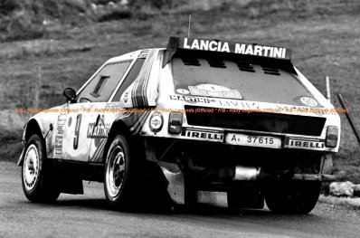 Massimo (Miki) Biasion - Tiziano Siviero
54º Rallye Automobile de Monte-Carlo 1986. Lancia Delta S4 (A6 37615). Abandonó por accidente de tráfico durante un enlace de tramo, quedando 68º.

Del 18 al 24 de Enero, Monte-Carlo.
Superficie: asfalto - nieve.

El Rally tenía un total de 3984.00 km, de los que 881.20 km divididos en 36 tramos eran especiales.

Tomaron la salida 156 equipos, finalizaron 65.@
Palabras clave: Miki_Biasion;Tiziano_Siviero;Lancia;Delta;S4;Montecarlo;Grupo_B;1986