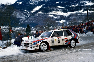 Massimo (Miki) Biasion - Tiziano Siviero
54º Rallye Automobile de Monte-Carlo 1986. Lancia Delta S4 (A6 37615). Abandonó por accidente de tráfico durante un enlace de tramo, quedando 68º.

Del 18 al 24 de Enero, Monte-Carlo.
Superficie: asfalto - nieve.

El Rally tenía un total de 3984.00 km, de los que 881.20 km divididos en 36 tramos eran especiales.

Tomaron la salida 156 equipos, finalizaron 65.@
Palabras clave: Miki_Biasion;Lancia;Montecarlo;Delta;Grupo_B;Nieve;1986