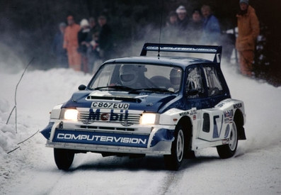 Malcolm Wilson - Nigel Harris
36º Internacional Suecia Rally 1986. MG Metro 6R4 (C867 EUD). Abandonó por motor en SS13 Godasen 43.70 Km.

Del 14 al 16 de Febrero, Karlstad, Suecia.
Superficie: nieve - hielo.

El Rally tenia un total de 1670.00 km de los que 556.79 km divididos en 30 tramos eran especiales.

Tomaron la salida 107 equipos, finalizaron 62.@
Palabras clave: ;MG;Metro;Grupo_B;Suecia;1986;nieve