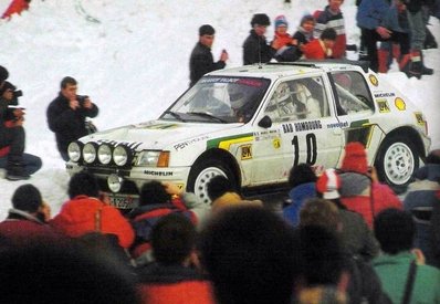 Michèle Mouton - Terry Harryman
54º Rallye Automobile de Monte-Carlo 1986. Peugeot 205 Turbo 16 (SB-K 205). Abandonó por la presión de aceite SS14 D40 - Savoillan de 17.00 km.

Del 18 al 24 de Enero, Monte-Carlo.
Superficie: asfalto - nieve.

El Rally tenía un total de 3984.00 km de los que 881.20 km divididos en 36 tramos eran especiales.

Tomaron la salida 156 equipos, finalizaron 65.@
Palabras clave: Michele_Mouton;Terry_Harryman;Peugeot;Turbo;Montecarlo;Grupo_B;1986