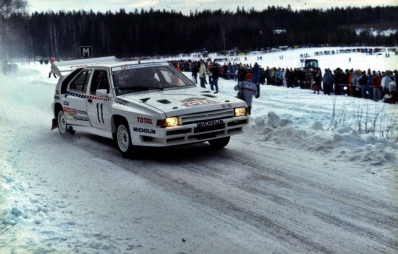 Philippe Wambergue - Jean-Bernard Vieu
36º International Suecia Rally 1986. Citröen BX4TC. Abandonó por motor en SS24 Valasen de 9.00 Km.

Del 14 al 16 de Febrero, Karlstad, Suecia.
Superficie: nieve - hielo.

El Rally tenia un total de 1670.00 km de los que 556.79 km divididos en 30 tramos eran especiales.

Tomaron la salida 107 equipos, finalizaron 62.@
Palabras clave: Philippe_Wambergue;Citroen;BX4TC;Suecia;1986;nieve;Grupo_B