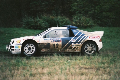Mark Lovell - Roger Freeman
35º Lombard RAC Rally 1986. Ford RS200 (C200 KHJ). Abandonó por fuego en SS21 Cardrona de 9.78 Km.

Del 16 al 19 de Noviembre, Bath, Inglaterra.
Superficie: Tierra.

El Rally un total de 2537.93 km de los que 515.04 km divididos en 45 tramos eran especiales.

Tomaron la salida 149 equipos, finalizaron 83.@
Palabras clave: ;Ford;RS200;Gran_Bretaña;1986;Grupo_B;RAC_Rally;Inglaterra