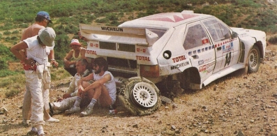 Jean-Claude Andruet - Annick Peuvergne
33º Acrópolis Rally 1986. Citröen BX4TC (9809 NR 92). Abandonó por accidente en SS2 Dionissos de 11.22 Km.

Del 2 al 4 de Junio, Atenas, Gracia.
Superficie: tierra.

El Rally tenía un total de 1890.00 km de los que 572.13 km divididos en 46 tramos eran especiales (8 de ellas fueron canceladas SS8, SS9, SS10, SS14, SS16, SS21, SS36 y SS45).

Tomaron la salida 102 equipos, finalizaron 34.@
Palabras clave: ;Citroen;BX4TC;Grecia;Grupo_B;1986;Acropolis