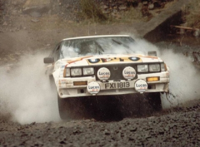 James Prochowski - Chris Wood
35º Lombard RAC Rally 1986. Nissan 240RS (FXI 1813). Abandonó por el eje de transmisión en SS15 Bewshaugh de 24.75 Km.

Del 16 al 19 de Noviembre, Bath, Inglaterra.
Superficie: Tierra.

El Rally un total de 2537.93 km de los que 515.04 km divididos en 45 tramos eran especiales.

Tomaron la salida 149 equipos, finalizaron 83.@
Palabras clave: Nissan;Gran_Bretaña;1986;grupo_B;RAC_Rally;Inglaterra
