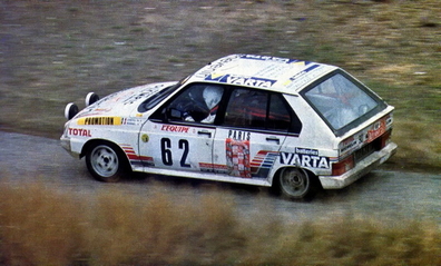 Thierry Costes - Guy Roussel
54º Rallye de Monte-Carlo 1986. Citröen Visa 1000 Pistes (4852 MJ 07). Abandonó, desconocemos el motivo.

Del 18 al 24 de Enero, Monte-Carlo.
Superficie: asfalto - nieve.

El Rally tenía un total de 3984.00 km de los que 881.20 km divididos en 36 tramos eran especiales.

Tomaron la salida 156 equipos, finalizaron 65.@
Palabras clave: Citroen;Visa;Montecarlo;1986;Grupo_B