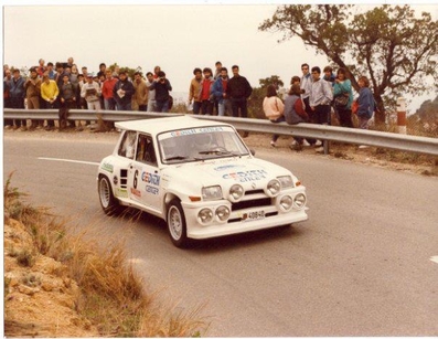 Gerard De La Casa - Andreu Ribolleda
20º Rally Cales de Palafrugell 1986. Renault 5 Maxiturbo. Abandonò por la bomba de combustible.
Tenia 246,75 Km de tramos especiales.
Tomaron la salida 94 participantes, finalizaron 35.@
Palabras clave: ;Renault;Maxiturbo;Palafrugell;Grupo_B;1986
