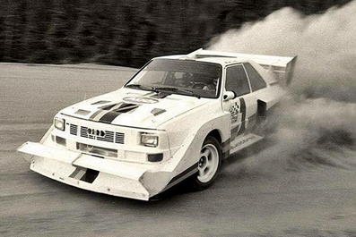 Walter Röhrl
Pikes Peak Hill Climb 1987
Audi Sport Quattro S1 E2
Winner !
Primer piloto en conseguir la subida en menos de 11 minutos, al lograr un espectacular crono de 10m, 47' con 85", conduciendo en algunos tramos a una media de 196 km/h, y dejando al primer Peugeot 205 T16, de Ari Vatanen, a 15 segundos.
En esa época no habà­a ningún tramo de asfalto durante la subida, toda la subida era en piso de grava, por este motivo sigue siendo record aún vigente actualmente para motores delanteros. Record eterno, ya que nunca nadie podrà¡ hacer otra subida en piso de grava en su totalidad... record para la historia.
Palabras clave: Walter_Röhrl;Audi;Sport;Quattro;Pikes_Peak;1987