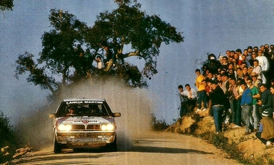 Markku Alén - Ilkka Kivimaki
Markku Alén - Ilkka Kivimaki
21º Rallye de Portugal Vinho do Porto 1987. Lancia Delta HF 4WD, (TO 60994F). Clasificado 1º.

Del 11 al 14 de Marzo, Estoril, Cascais, Lisboa, Portugal.
Superficie: asfalto - tierra.

El Rally tenia un total de 2,088.23 Km de los que 603.50 Km divididos en 37 tramos, eran especiales.

Tomaron la salida 94 equipos, finalizaron 36.@
Palabras clave: Markku_Alen;Lancia;Delta;Portugal;1987