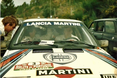 Markku Alén - Ilkka Kivimaki
Markku Alén - Ilkka Kivimaki
21º Rallye de Portugal Vinho do Porto 1987. Lancia Delta HF 4WD, (TO 60994F). Clasificado 1º.

Del 11 al 14 de Marzo, Estoril, Cascais, Lisboa, Portugal.
Superficie: asfalto - tierra.

El Rally tenia un total de 2,088.23 Km de los que 603.50 Km divididos en 37 tramos, eran especiales.

Tomaron la salida 94 equipos, finalizaron 36.@
Palabras clave: Markku_Alen;Lancia;Delta;Portugal;1987;Parque_Cerrado
