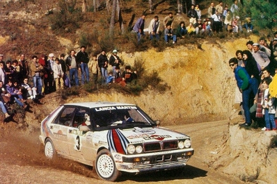 Markku Alén - Ilkka Kivimaki
21º Rallye de Portugal Vinho do Porto 1987. Lancia Delta HF 4WD, (TO 60994F). Clasificado 1º.

Del 11 al 14 de Marzo, Estoril, Cascais, Lisboa, Portugal.
Superficie: asfalto - tierra.

El Rally tenia un total de 2,088.23 Km de los que 603.50 Km divididos en 37 tramos, eran especiales.

Tomaron la salida 94 equipos, finalizaron 36.@
Palabras clave: Markku_Alen;Lancia;Delta;Portugal;1987