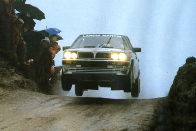 Markku Alén - Ilkka Kivimaki
21º Rallye de Portugal Vinho do Porto 1987. Lancia Delta HF 4WD, (TO 60994F). Clasificado 1º.

Del 11 al 14 de Marzo, Estoril, Cascais, Lisboa, Portugal.
Superficie: asfalto - tierra.

El Rally tenia un total de 2,088.23 Km de los que 603.50 Km divididos en 37 tramos, eran especiales.

Tomaron la salida 94 equipos, finalizaron 36.@
Palabras clave: Markku_Alen;Lancia;Delta;Portugal;1987;
