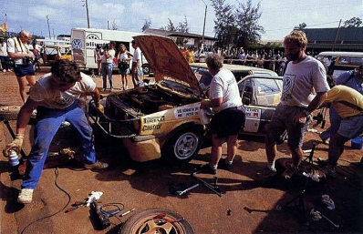 Kenneth Eriksson - Peter Diekmann
19º Rallye Côte d'Ivoire 1987. Volkswagen Golf GTi (WOB-AH 861). Clasificado 1º.

Del 22 al 26 de Septiembre, Abidjan.
Superficie: tierra.

El Rallye tenia un total de 3831.49 Km de los que 1074.01 Km eran con controles horarios.
Desconocemos el número de controles que habí­an.

Se inscribieron 43 equipos, tomaron la salida 43, finalizaron 11.@
Palabras clave: ;Cote_Ivoire;Volkswagen;Golf;GTi;1987