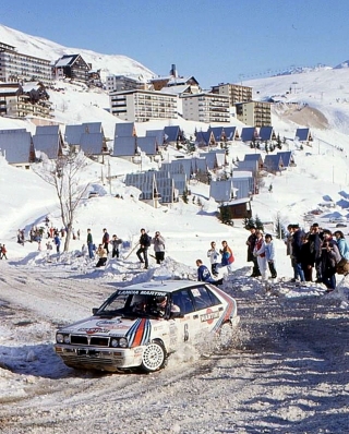 Massimo (Miki) Biasion - Tiziano Siviero
55º Rallye Automobile de Monte-Carlo 1987. Lancia Delta HF 4WD (TO 66488F). Clasificado 1º.

Del 17 al 22 de Enero, Monte-Carlo.
Superficie: asfalto - nieve.

El Rally tenia un total de 3162.00 km de los que 593.45 km divididos en 26 tramos eran especiales, (1 de ellos fue cancelado SS3 Les Egats - St. Luce de 13.50 Km).

Se inscribieron 163 equipos, tomaron la salida 160, finalizaron 93.@
Palabras clave: Miki_Biasion;Tiziano_Siviero;Lancia;Delta;4WD;Montecarlo;nieve;1987