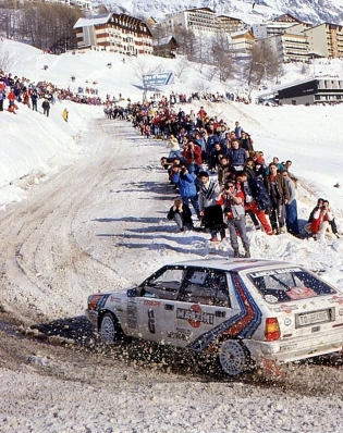 Massimo (Miki) Biasion - Tiziano Siviero
55º Rallye Automobile de Monte-Carlo 1987. Lancia Delta HF 4WD (TO 66488F). Clasificado 1º.

Del 17 al 22 de Enero, Monte-Carlo.
Superficie: asfalto - nieve.

El Rally tenia un total de 3162.00 km de los que 593.45 km divididos en 26 tramos eran especiales, (1 de ellos fue cancelado SS3 Les Egats - St. Luce de 13.50 Km).

Se inscribieron 163 equipos, tomaron la salida 160, finalizaron 93.@
Palabras clave: Miki_Biasion;Tiziano_Siviero;Lancia;Delta;4WD;Montecarlo;nieve;1987