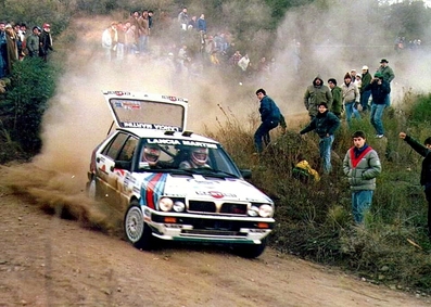 Massimo (Miki) Biasion - Tiziano Siviero
7º Marlboro Rally de Argentina 1987. Lancia Delta HF 4WD. Clasificado 1º.

Del 4 al 8 de Agosto, Buenos Aires - Cordoba.
Superficie: tierra.

El Rally tenia un total de 2214.59 km de los que 596.55 km divididos en 27 tramos eran especiales (una de ellas fue cancelada SS25).

Tomaron la salida 64 equipos, finalizaron 23.@
Palabras clave: Miki_Biasion;Argentina;Lancia;Delta;1987