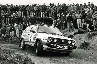 Kenneth Eriksson - Peter Diekmann
21º Rallye de Portugal Vinho do Porto 1987. Volkswagen Golf GTi 16V, (WOB-DW 89). Clasificado 3º.
El Rally tenia un total de 2,088.23 Km de los que 603.50 Km divididos en 37 tramos, eran especiales.
Tomaron la salida 94 equipos, finalizaron 36.@
Palabras clave: ;Volkswagen;Golf;GTi;Portugal;1987
