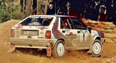 Juha Kankkunen - Juha Piironen
21º Rallye de Portugal Vinho do Porto 1987. Lancia Delta HF 4WD (TO 82979F). Clasificado 4º.

Del 11 al 14 de Marzo, Estoril, Cascais, Lisboa, Portugal.
Superficie: asfalto - tierra.

El Rally tenia un total de 2,088.23 Km de los que 603.50 Km divididos en 37 tramos, eran especiales.

Tomaron la salida 94 equipos, finalizaron 36.@
Palabras clave: ;Juha_Piironen;Lancia;Delta;4WD;Portugal;1987