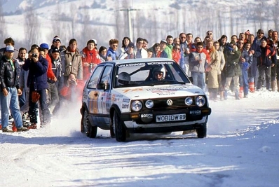 Kenneth Eriksson - Peter Diekmann
55º Rallye Automobile de Monte-Carlo 1987. Volkswagen Golf GTI 16V (WOB-DW 89). Clasificado 5º.

Del 17 al 22 de Enero, Monte-Carlo.
Superficie: asfalto - nieve.

El Rally tenia un total de 3162.00 km de los que 593.45 km divididos en 26 tramos eran especiales (1 de ellos fue cancelado SS3 Les Egats - St. Luce de 13.50 Km).

Se inscribieron 163 equipos, tomaron la salida 160, finalizaron 93.@
Palabras clave: ;Volkswagen;Golf;Montecarlo;1987;Nieve