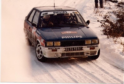 Jean Ragnotti - Pierre Thimonier
55º Rallye Automobile de Monte-Carlo 1987. Renault 11 Turbo (8416 YD 91). Clasificado 6º.
Philips Renault Elf

Del 17 al 22 de Enero, Monte-Carlo.
Superficie: asfalto - nieve.

El Rally tenia un total de 3162.00 km de los que 593.45 km divididos en 26 tramos eran especiales, (1 de ellos fue cancelado SS3 Les Egats - St. Luce de 13.50 Km).

Se inscribieron 163 equipos, tomaron la salida 160, finalizaron 93.@
Palabras clave: Renault;Turbo;Montecarlo;1987;nieve