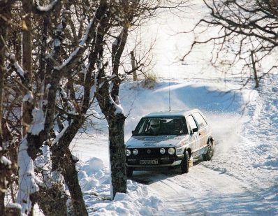 Erwin Weber - Matthias Feltz
55º Rallye Automobile de Monte-Carlo 1987. Volkswagen Golf GTI 16V (WOB-DX 7). Clasificado 7º.

Del 17 al 22 de Enero, Monte-Carlo.
Superficie: asfalto - nieve.

El Rally tenia un total de 3162.00 km de los que 593.45 km divididos en 26 tramos eran especiales, (1 de ellos fue cancelado SS3 Les Egats - St. Luce de 13.50 Km).

Se inscribieron 163 equipos, tomaron la salida 160, finalizaron 93.@
Palabras clave: Volkswagen;Golf;Montecarlo;1987;nieve