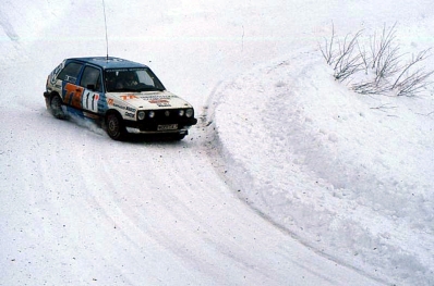 Erwin Weber - Matthias Feltz
55º Rallye Automobile de Monte-Carlo 1987. Volkswagen Golf GTI 16V (WOB-DX 7). Clasificado 7º.

Del 17 al 22 de Enero, Monte-Carlo.
Superficie: asfalto - nieve.

El Rally tenia un total de 3162.00 km de los que 593.45 km divididos en 26 tramos eran especiales, (1 de ellos fue cancelado SS3 Les Egats - St. Luce de 13.50 Km).

Se inscribieron 163 equipos, tomaron la salida 160, finalizaron 93.@
Palabras clave: Volkswagen;Golf;Montecarlo;1987;nieve