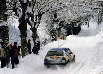 Erwin Weber - Matthias Feltz
55º Rallye Automobile de Monte-Carlo 1987. Volkswagen Golf GTI 16V (WOB-DX 7). Clasificado 7º.

Del 17 al 22 de Enero, Monte-Carlo.
Superficie: asfalto - nieve.

El Rally tenia un total de 3162.00 km de los que 593.45 km divididos en 26 tramos eran especiales, (1 de ellos fue cancelado SS3 Les Egats - St. Luce de 13.50 Km).

Se inscribieron 163 equipos, tomaron la salida 160, finalizaron 93.@
Palabras clave: Volkswagen;Golf;Montecarlo;1987;nieve
