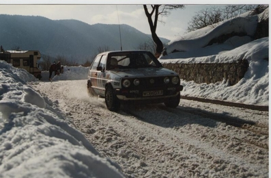 Erwin Weber - Matthias Feltz
55º Rallye Automobile de Monte-Carlo 1987. Volkswagen Golf GTI 16V (WOB-DX 7). Clasificado 7º.

Del 17 al 22 de Enero, Monte-Carlo.
Superficie: asfalto - nieve.

El Rally tenia un total de 3162.00 km de los que 593.45 km divididos en 26 tramos eran especiales, (1 de ellos fue cancelado SS3 Les Egats - St. Luce de 13.50 Km).

Se inscribieron 163 equipos, tomaron la salida 160, finalizaron 93.@
Palabras clave: Volkswagen;Golf;Montecarlo;1987;nieve