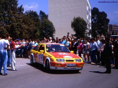 Didier Auriol - Bernard Occelli
31º Tour de Corse - Rallye de France 1987. Ford Sierra RS Cosworth (7857 PM 92). Clasificado 8º.

Del 7 al 9 de Mayo, Ajaccio, Córcega, Francia.
Superficie: asfalto.

El Rally tenia un total de 1367.02 km de los que 618.20 km divididos en 24 tramos eran especiales.

Se inscribieron 103 equipos, tomaron la salida 95, finalizaron 35.@
Palabras clave: Didier_Auriol;Ford;Sierra;Cosworth;Corcega;1987;Corse