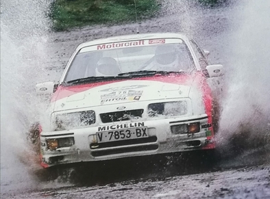 Carlos Sainz Cenamor - Antonio Boto
36º Lombard RAC Rally 1987. Ford Sierra RS Cosworth (V-7853-BX). Clasificado 8º.

Del 22 al 25 de Noviembre, Chester, Inglaterra.
Superficie: tierra.

El Rally tenia un total de 2623.92 Km de los que 513.29 Km divididos en 48 tramos eran especiales, (uno de ellos fue cancelado SS22 Hafren Forest 3 de 19.42 Km).

Se inscribieron 176 equipos, tomaron la salida 165, finalizaron 83.@
Palabras clave: ;Ford;Sierra;Cosworth;Gran_Bretaña;1987;RAC_Rally;Lombard;Inglaterra