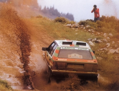 Mikael Ericsson - Claes Billstam
34º Acrópolis Rally 1987. Lancia Delta HF 4WD (TO 66486F). Abandonó por la suspensión del coche en SS19 Gardiki de 22.90 Km.

De 31 de Mayo al 3 de Junio, Atenas, Grecia.
Superficie: tierra.

El Rally tenia un total de 1.896,41 Km de los que 553.00 km divididos en 36 tramos eran especiales. (3 de ellos fueron cancelados SS9 Asopia 2 de 15.30 Km, SS24 y SS31).

Tomaron la salida 95 equipos, finalizaron 35.@
Palabras clave: ;Acropolis;Grecia;Lancia;Delta;1987