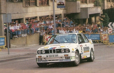 Pep Bassas - Josep Autet
24º Rally Principe de Asturias 1987. BMW M3 E30 (M-5019-HY). Abandonó por accidente.

Del 18 al 20 de Octubre, Oviedo, Asturias, España.
Superficie: asfalto con un total de 300.00 km cronometrados divididos en 11 tramos especiales.

Tomaron la salida 57 equipos, finalizaron 28.

Foto de Gonzalo Arche en Autopista nº 1471 de 24/9/87
@
Palabras clave: Pep_Bassas;Josep_Autet;Asturias;BMW;M3;1987