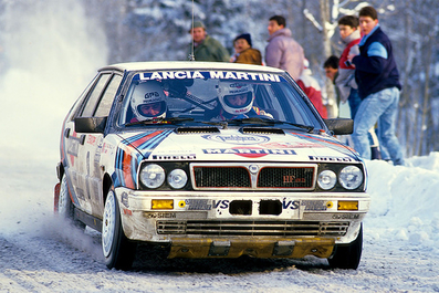 Bruno Saby - Jean-François Fauchille
55º Rallye Automobile de Monte-Carlo 1987. Lancia Delta HF 4WD (TO 66487F). Abandonó por la transmisión en el SS12 St Leger du Ventoux de 17.09 Km.

Del 17 al 22 de Enero, Monte-Carlo.
Superficie: asfalto - nieve.

El Rally tenia un total de 3162.00 km de los que 593.45 km divididos en 26 tramos eran especiales (1 de ellos fue cancelado SS3 Les Egats - St. Luce de 13.50 Km).

Se inscribieron 163 equipos, tomaron la salida 160, finalizaron 93.@
Palabras clave: ;Lancia;Delta;Montecarlo;1987;nieve
