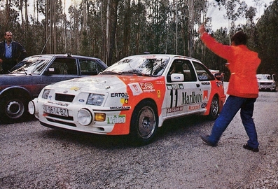 Carlos Sainz Cenamor - Antonio Boto
21º Rallye de Portugal Vinho do Porto 1987. Ford Sierra RS Cosworth (V-9614-BZ). Abandonó por el turbo en SS8 Freita de 24.20 Km

En su debut en una prueba del Mundial consiguieron 2 scratch, por delante de tracciones total como las de Markku Alén, Miki Biasion o Juha Kankkunen con los Lancia Delta HF 4WD.
SS1 Estoril de 13.10 Km (6' 27" a una media de 121.86 km/h) colocándose lideres de la prueba, y en SS6 Prestimo de 12.20 km (7' 57" a una media de 92.08 km/h).

Del 11 al 14 de Marzo, Estoril, Cascais, Lisboa, Portugal.
Superficie: asfalto - tierra.

El Rally tenia un total de 2,088.23 Km de los que 603.50 Km divididos en 37 tramos, eran especiales.

Tomaron la salida 94 equipos, finalizaron 36.
@
Palabras clave: ;Ford;Sierra;Cosworth;Portugal;1987