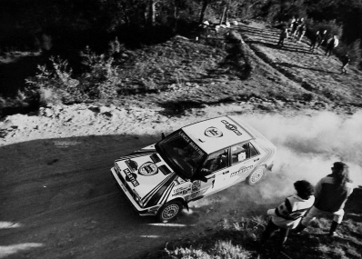 Bruno Saby - Jean François Fauchille
24º Rallye Catalunya-Costa Brava 1988. Lancia Delta HF 4WD. Clasificado 1º.
El Rally tenia 26 tramos cronometrados.
Tomaron la salida 110 equipos, finalizaron 42.@
Palabras clave: ;Lancia;Delta;4WD;Catalunya;Costa_Brava;1988