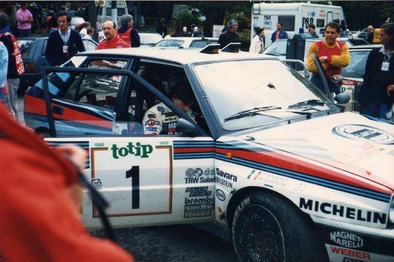 Massimo "Miki" Biasion - Tiziano Siviero
30º Rallye Sanremo - Rallye d'Italia  1988. Lancia Delta Integrale, (TO 89095H). Clasificado 1º.

Del 10 al 14 de Octubre, Sanremo, Liguria, Imperia, Italia.
Superficie: asfalto - tierra.

El Rally tenia un total de 2453.87 km de los que 564.96 Km divididos en 43 tramos eran especiales (4 de ellos fueron cancelados SS6 Superspeciale 2 de 2.18 Km, SS11 Tignai de 12.17 Km, SS13 Lanzo 2 de 6.38 Km y SS38 Angua 2 de 12.37 Km).

Se inscribieron 124 equipos, tomaron la salida 124, finalizaron 55.@
Palabras clave: ;Sanremo;Italia;Lancia;Delta;Integrale;1988