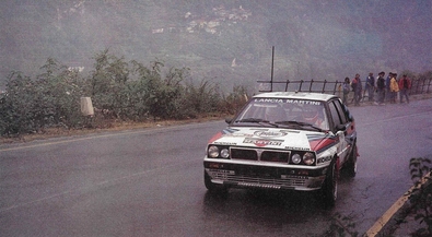Massimo "Miki" Biasion - Tiziano Siviero
30º Rallye Sanremo - Rallye d'Italia  1988. Lancia Delta Integrale, (TO 89095H). Clasificado 1º.

Del 10 al 14 de Octubre, Sanremo, Liguria, Imperia, Italia.
Superficie: asfalto - tierra.

El Rally tenia un total de 2453.87 km de los que 564.96 Km divididos en 43 tramos eran especiales (4 de ellos fueron cancelados SS6 Superspeciale 2 de 2.18 Km, SS11 Tignai de 12.17 Km, SS13 Lanzo 2 de 6.38 Km y SS38 Angua 2 de 12.37 Km).

Se inscribieron 124 equipos, tomaron la salida 124, finalizaron 55.@
Palabras clave: ;Sanremo;Italia;Lancia;Delta;Integrale;1988