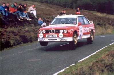 Patrick Snijers - Dany Colebunders
26º Tudor Webasto Manx International Rally 1988. BMW M3 (GXI 9427). Clasificado 1º.

Del 14 al 16 de Septiembre, Douglas, Isla de Man.
Superficie: asfalto.

El Rally tenía un total de 393.50 Km cronometrados divididos en 40 tramos especiales (uno de ellos fue cancelado SS22 Orrisdale).

Tomaron la salida 106 equipos, finalizaron 61.@
Palabras clave: Patrick_Snijers;Dany_Colebunders;BMW;M3;Manx_International;1988;saltos