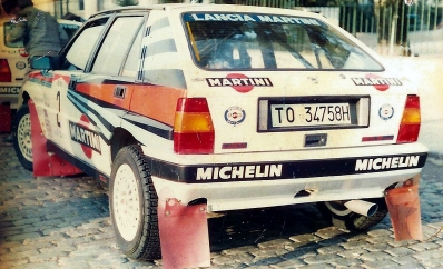 Jorge Recalde - Jorge Del Buono
8º Marlboro Rally de Argentina 1988. Lancia Delta Integrale (TO 34758H). Clasificado 1º.

Del 2 al 6 de Agosto, Buenos Aires, Córdoba, Argentina.
Superficie: tierra.

El Rally tenia un total de 2141.41 Km de los que 583.60 Km divididos en 29 tramos eran especiales.

Se inscribieron 81 equipos, tomaron la salida 81, finalizaron 21.@
Palabras clave: Jorge_Recalde;Jorge_Del_Buono;Lancia;Delta;Integrale;Argentina;1988