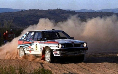 Jorge Recalde - Jorge Del Buono
8º Marlboro Rally de Argentina 1988. Lancia Delta Integrale (TO 34758H). Clasificado 1º.

Del 2 al 6 de Agosto, Buenos Aires, Córdoba, Argentina.
Superficie: tierra.

El Rally tenia un total de 2141.41 Km de los que 583.60 Km divididos en 29 tramos eran especiales.

Se inscribieron 81 equipos, tomaron la salida 81, finalizaron 21.@
Palabras clave: Jorge_Recalde;Jorge_Del_Buono;Lancia;Delta;Integrale;Argentina;1988