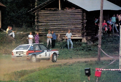 Mikael Ericsson - Claes Billstam
38º 1000 Lakes Rally 1988. Lancia Delta Integrale (TO 89092H). Clasificado 2º.

Del 26 al 28 de Agosto, Jyväskylä, Finlandia.
Superficie: tierra.

El Rally tenia un total de 1445.95 km de los que 496.32 km divididos en 39 tramos, eran especiales.

Se inscribieron 200 equipos, tomaron la salida 195, finalizaron 84.@
Palabras clave: ;Lancia;Delta;Integrale;Finlandia;1988;
